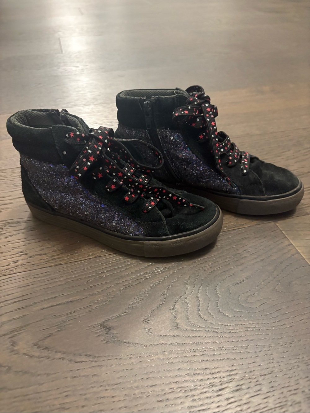 Clark’s designer girls black shoes sz 1 yth EUC